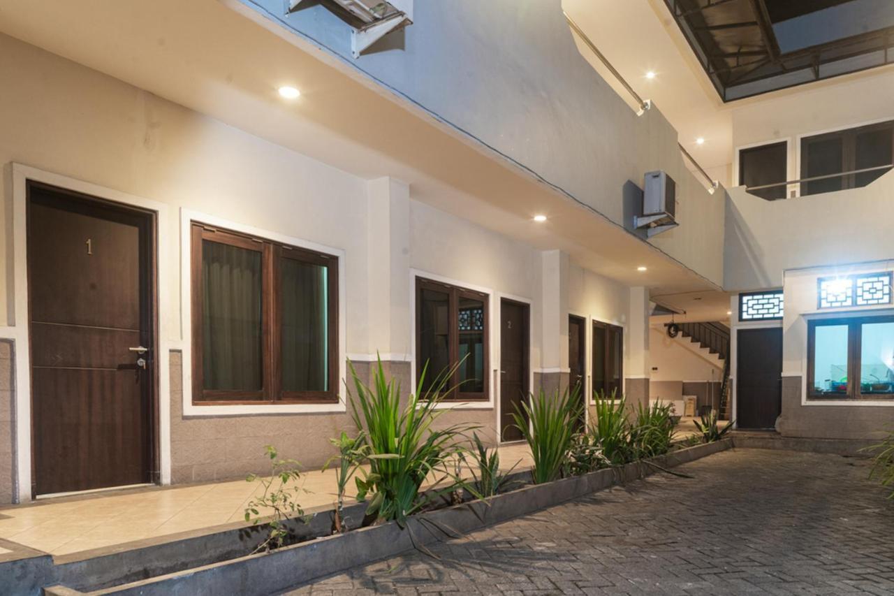 Reddoorz Near Bahu Mall Manado Malalayang Экстерьер фото