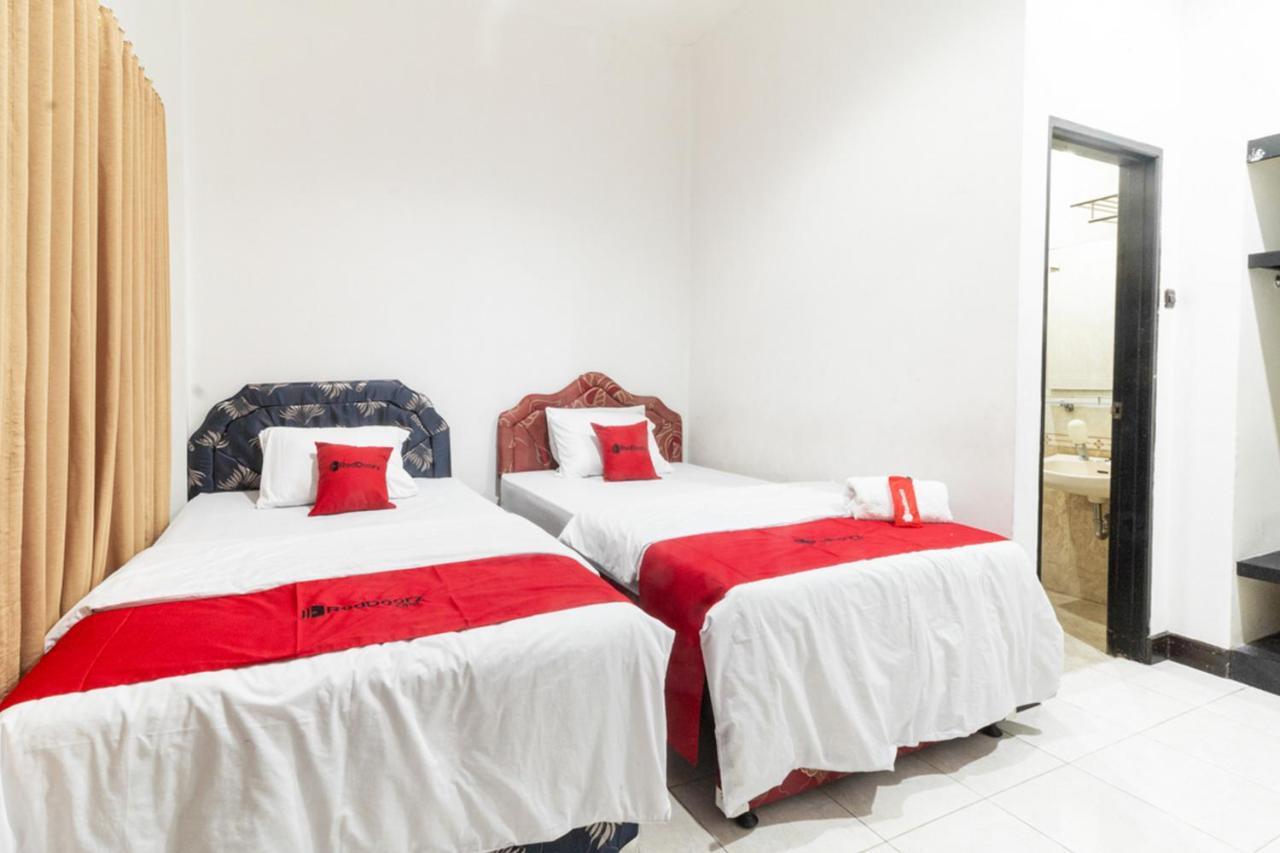 Reddoorz Near Bahu Mall Manado Malalayang Экстерьер фото