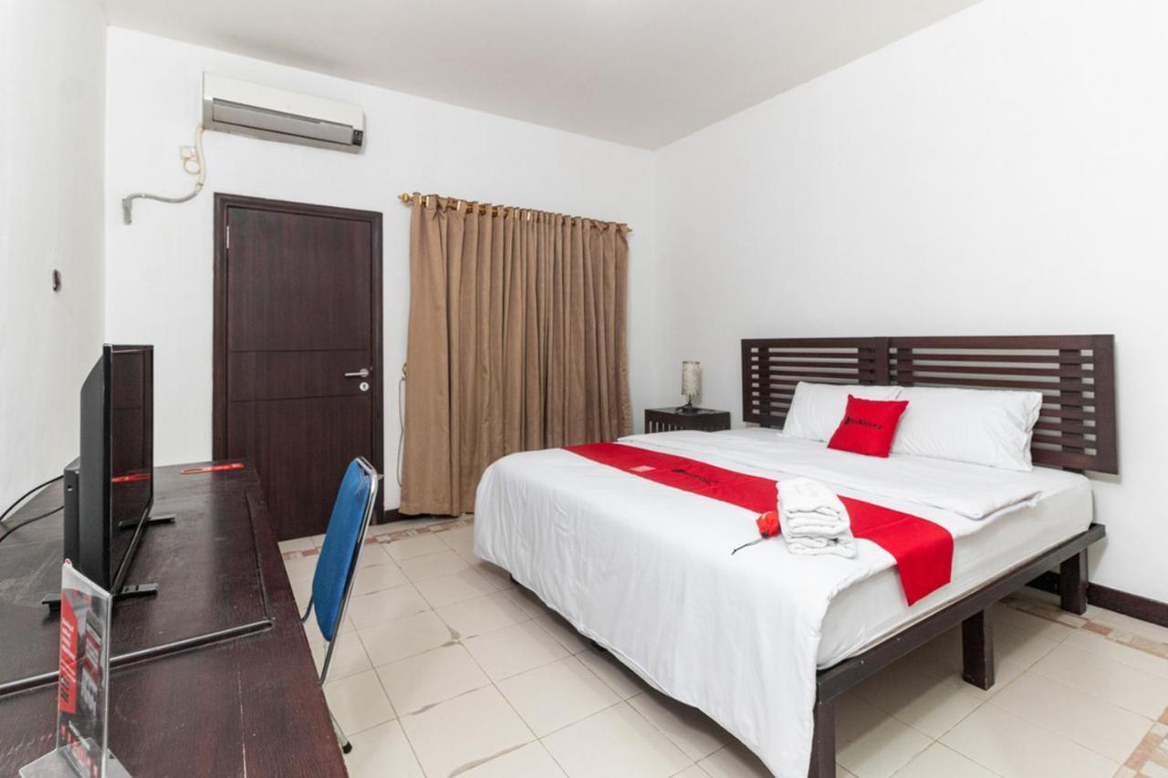 Reddoorz Near Bahu Mall Manado Malalayang Экстерьер фото