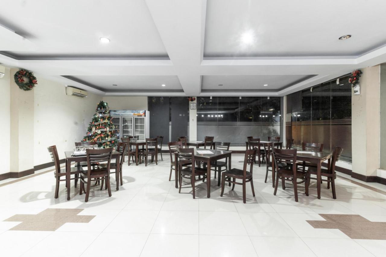 Reddoorz Near Bahu Mall Manado Malalayang Экстерьер фото