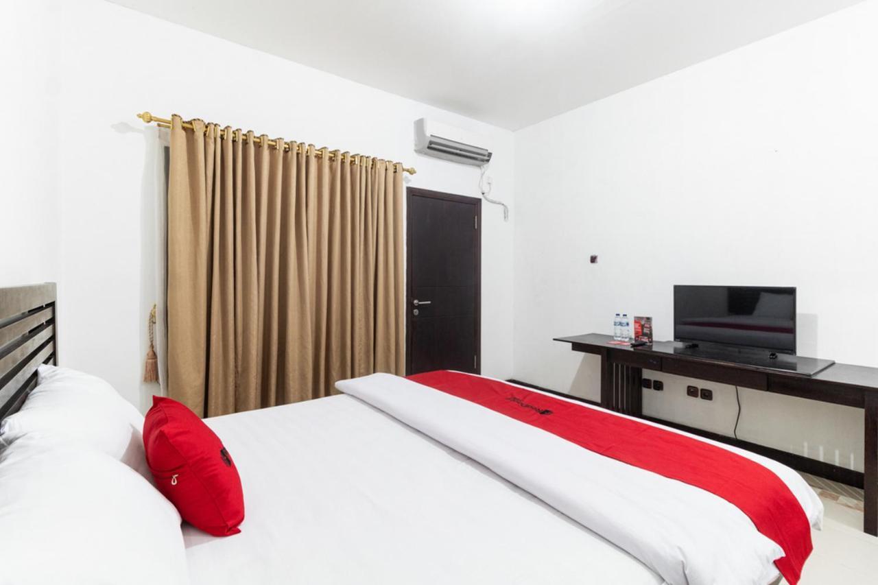 Reddoorz Near Bahu Mall Manado Malalayang Экстерьер фото