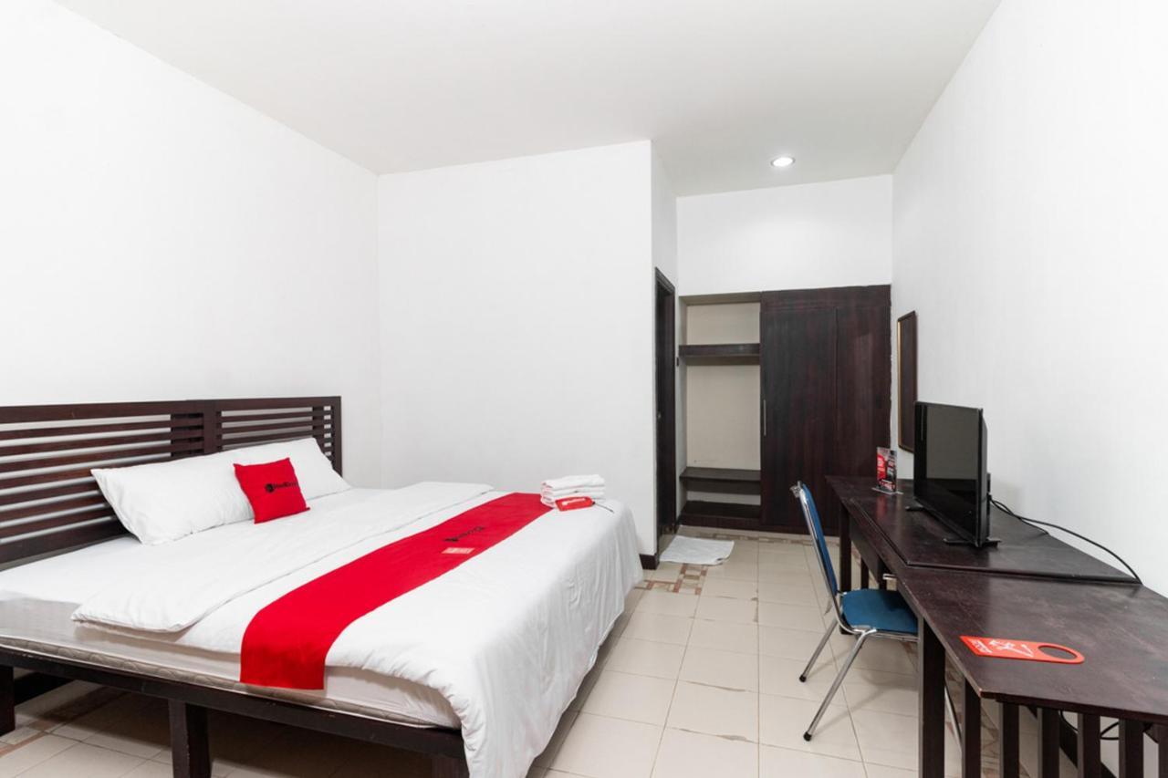 Reddoorz Near Bahu Mall Manado Malalayang Экстерьер фото